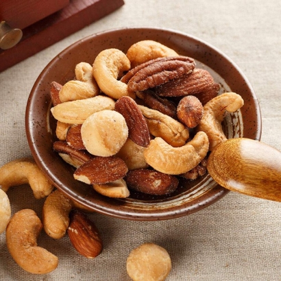 廣州堅(jiān)果進(jìn)口報(bào)關(guān)資料_省50%巴旦木堅(jiān)果清關(guān)費(fèi)用