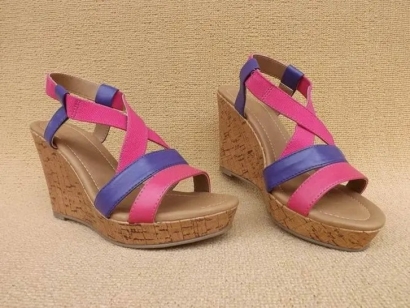 美國(guó)編制涼鞋進(jìn)口清關(guān)流程到深圳寶安國(guó)際機(jī)場(chǎng)案例