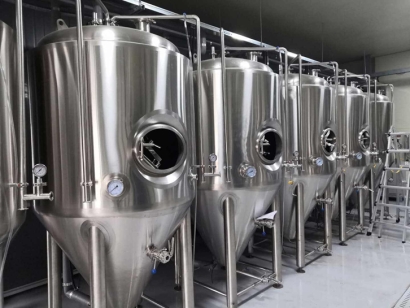 上海進口荷蘭食品加工設(shè)備報關(guān)選擇空運還是海運？